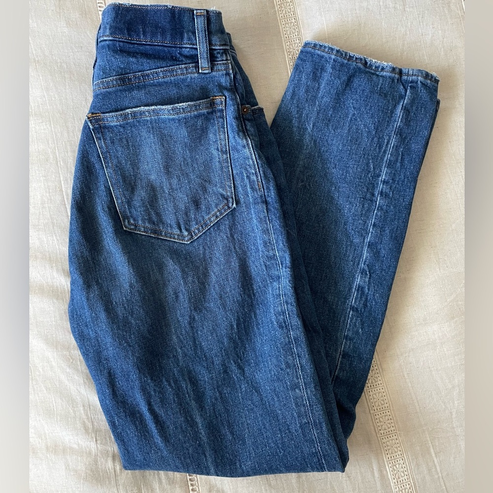 Abercrombie and Fitch 90’s Ultra Hi-Rise Straight Jean